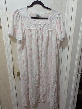 Kristen Miller XL Light Pink Floral Snap-Front Nightgown